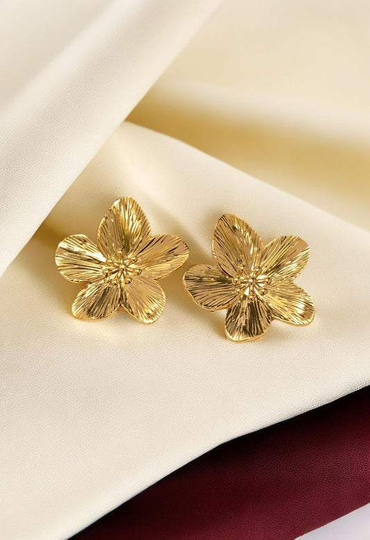 Boucles d'Oreilles Fleur Dorée Texturée – Éclat Botanique