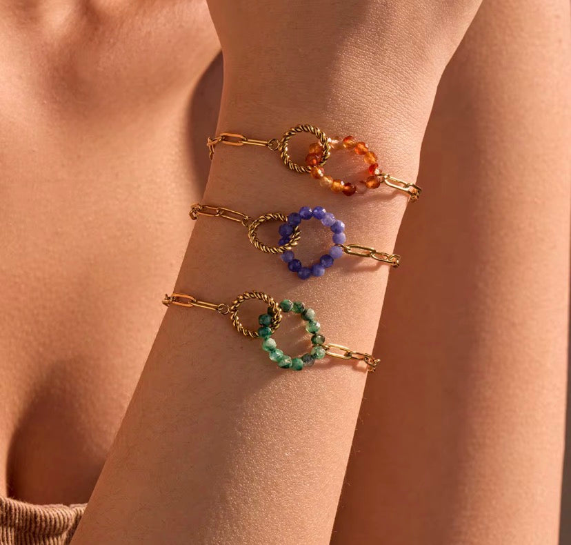 Collier Chaîne Dorée – Pendentif Cercle Pierres Naturelles