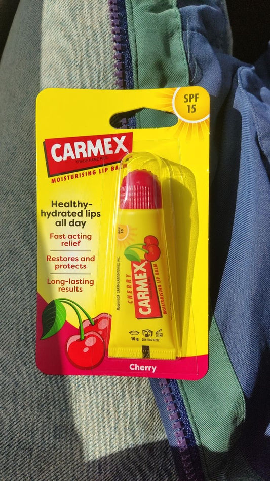 Carmex Moisturising Lip Balm – Cherry SPF 15 (10g)