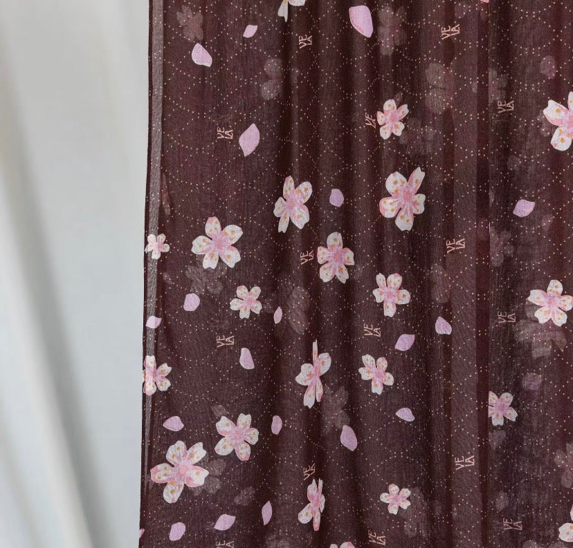Hijab Fleuri Bordeaux — Édition Sakura