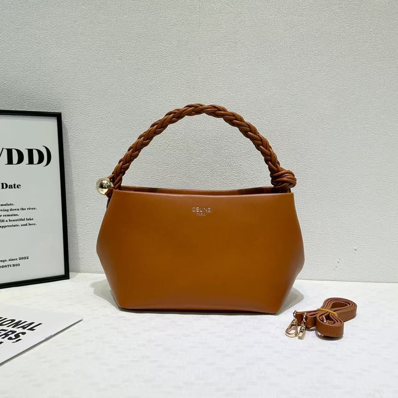 Sac à Main Cuir Noir Anse Tressée